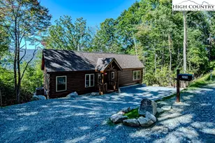 225 Oak Rd, Beech Mountain, NC 28604 - Photo 2