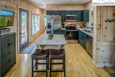 225 Oak Road, Beech Mountain, NC 28604 - Photo 4