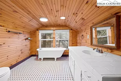 295 Jakes Mountain Road, Deep Gap, NC 28618 - Photo 24