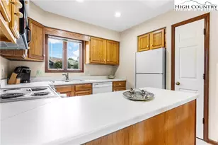 264 Evergreen Dr, Blowing Rock, NC 28605 - Photo 8