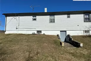 1620 Little Pine Rd, Ennice, NC 28623 - Photo 12