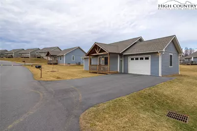 424 Townhomes Place #., Boone, NC 28607 - Photo 2