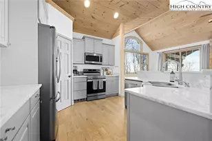 127 Raven Rd, Beech Mountain, NC 28604 - Photo 12