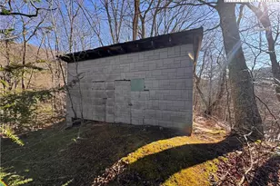 18 N US 19-E Hwy, Newland, NC 28657 - Photo 28
