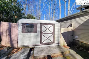 68 Rhoneys Vw Rd, Newland, NC 28657 - Photo 28