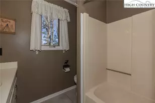 468 E Horse Shoe Ridge Rd, Deep Gap, NC 28618 - Photo 32