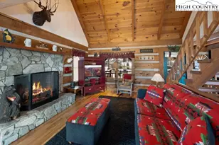 126 Rock Spring Cir, Sugar Mountain, NC 28604 - Photo 2