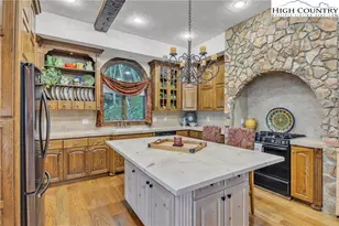 530 Howards Knob Rd, Boone, NC 28607 - Photo 8