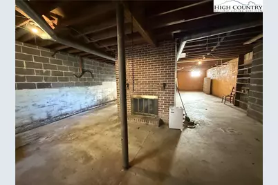 288 Sussex Road, Grassy Creek, NC 28631 - Photo 18