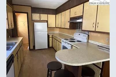 288 Sussex Road, Grassy Creek, NC 28631 - Photo 8