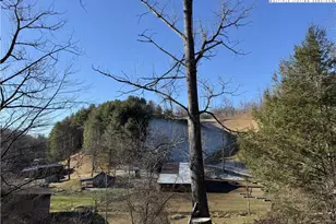 288 Sussex Rd, Grassy Creek, NC 28631 - Photo 20