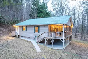 1581 River Front Dr, Jefferson, NC 28640 - Photo 2