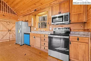 130 Hollow Tree Rd, Banner Elk, NC 28604 - Photo 6