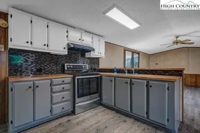 425 Jefferson Drive, West Jefferson, NC 28694 - Photo 16