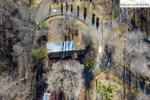 425 Jefferson Dr, West Jefferson, NC 28694 - Photo 2