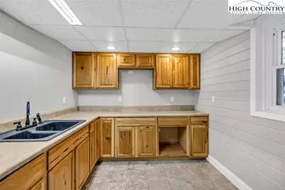 316 W Main Street, Jefferson, NC 28640 - Photo 36