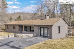 711 Possum Hollow, Blowing Rock, NC 28605 - Photo 2