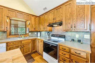 12443 Old Hwy 16, Grassy Creek, NC 28631 - Photo 18
