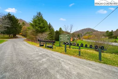 994 & 996 Willow Mountain Drive, Vilas, NC 28692 - Photo 12