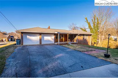 620 Diamondhead Drive, Lenoir, NC 28645 - Photo 1