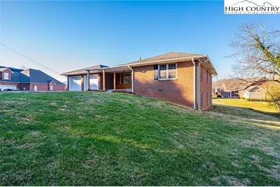 620 Diamondhead Drive, Lenoir, NC 28645 - Photo 4