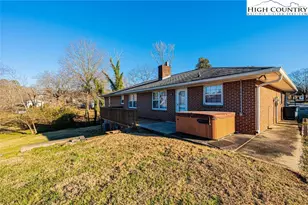 620 Diamondhead Dr, Lenoir, NC 28645 - Photo 8