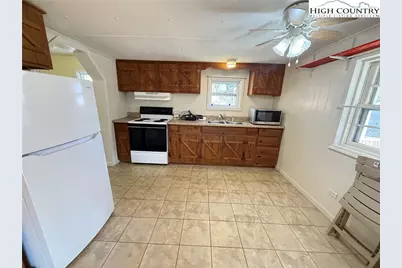 6553 Hwy 194 Highway, Warrensville, NC 28693 - Photo 12