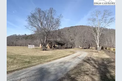 2752 Broadstone Road, Banner Elk, NC 28604 - Photo 2