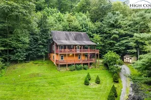 4271 Old Field Creek Rd, Grassy Creek, NC 28631 - Photo 2