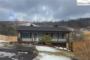 125 Benfield Dr, Jefferson, NC 28640 - Photo 1