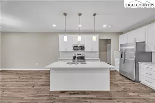 130 Oak Pointe Ln, Wilkesboro, NC 28697 - Photo 10