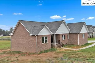 130 Oak Pointe Ln, Wilkesboro, NC 28697 - Photo 44