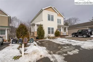 135 Stratford Ln, Boone, NC 28607 - Photo 2