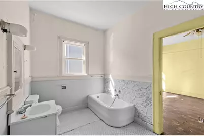 1011 Ashe Avenue, Lenoir, NC 28645 - Photo 16