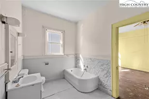 1011 Ashe Ave, Lenoir, NC 28645 - Photo 16