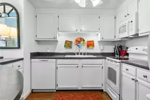 303 Sugar Top Dr, Sugar Mountain, NC 28604 - Photo 10