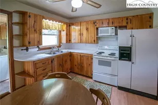 189 Old Nc 181, Newland, NC 28657 - Photo 14