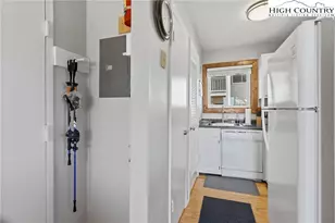 301 Pinnacle Inn Rd, Beech Mountain, NC 28604 - Photo 10