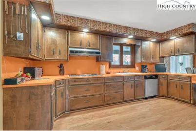 2718 Arden Drive, Lenoir, NC 28645 - Photo 14