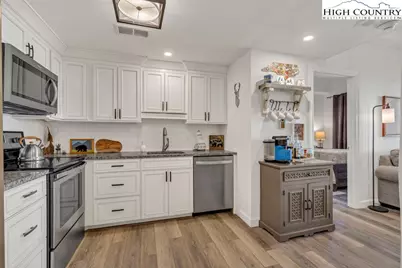 303 Sugar Top Drive #2401, Sugar Mountain, NC 28604 - Photo 6