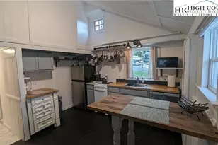 494 Cranberry St, Newland, NC 28657 - Photo 6