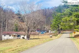 225 Davis Rd, Crumpler, NC 28617 - Photo 2