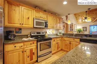 167 Rhododendron Dr, Beech Mountain, NC 28604 - Photo 2