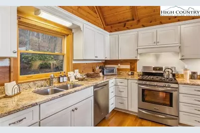 885 John Erwin Road, Banner Elk, NC 28604 - Photo 10