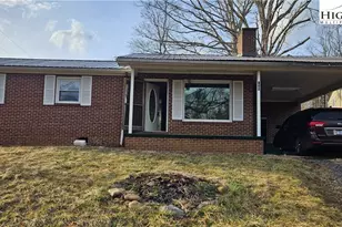 183 Maple Rd, Spruce Pine, NC 28777 - Photo 2