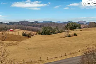 203 Waterwood Dr, West Jefferson, NC 28694 - Photo 2