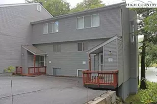 1040 Sugar Mountain Dr, Sugar Mountain, NC 28604 - Photo 4