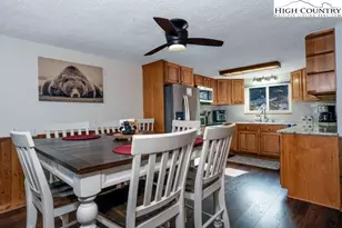 1040 Sugar Mountain Dr, Sugar Mountain, NC 28604 - Photo 6