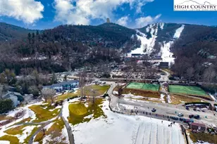 1040 Sugar Mountain Dr, Sugar Mountain, NC 28604 - Photo 32