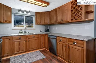 1040 Sugar Mountain Dr, Sugar Mountain, NC 28604 - Photo 8